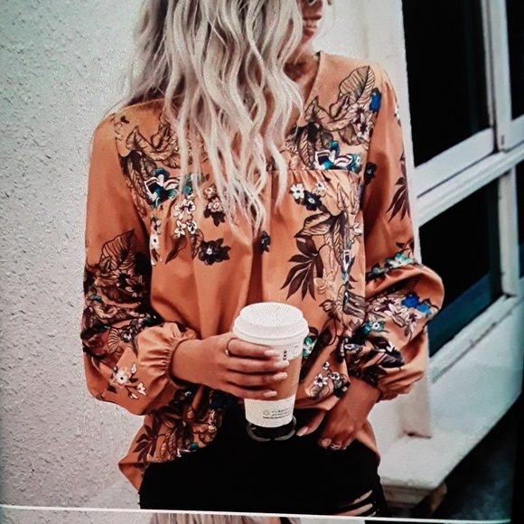 Private Label Tops - (NWOT) Boho Floral Top